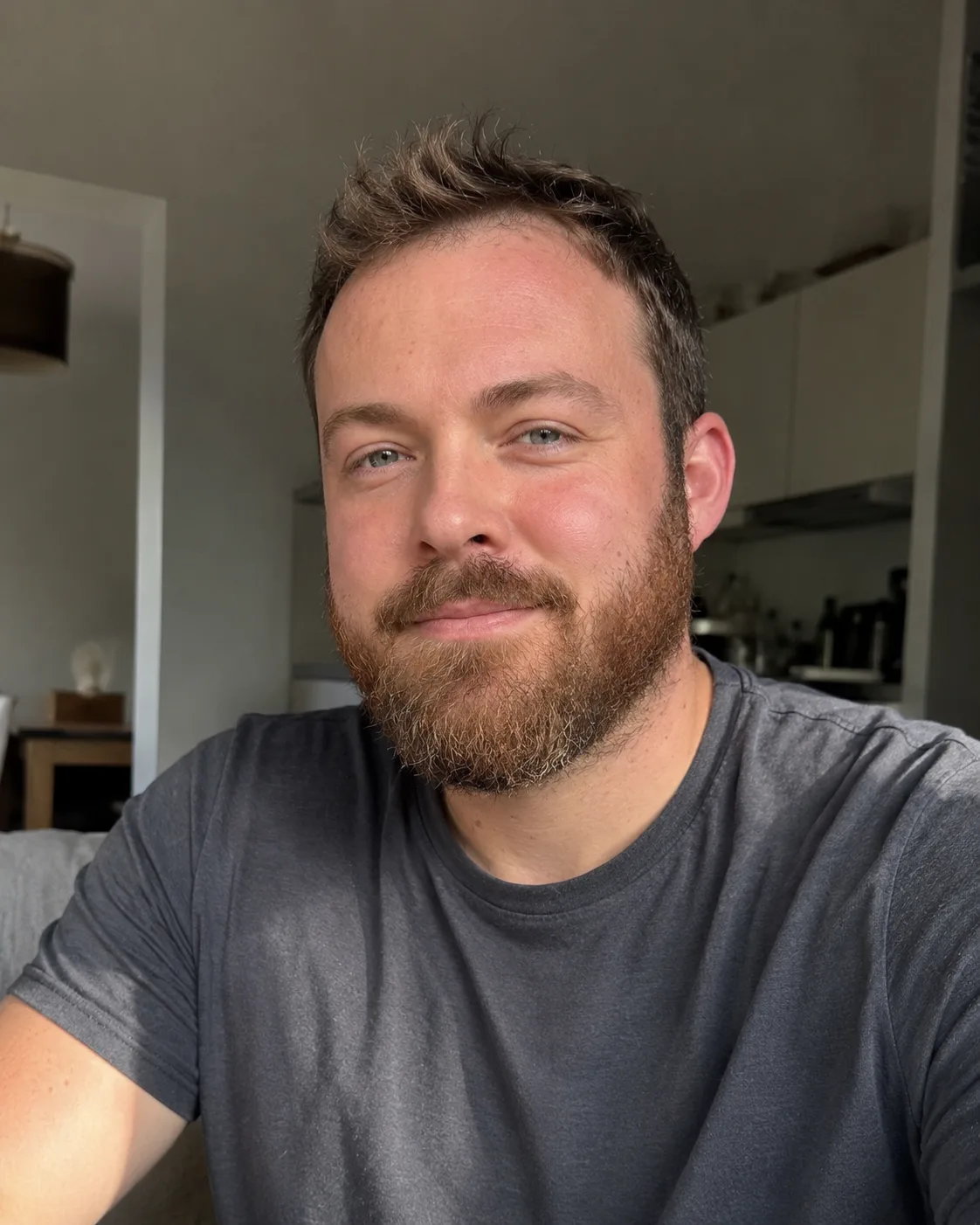 Man's original selfie before AI dating photo transformation - set 2, photo 1